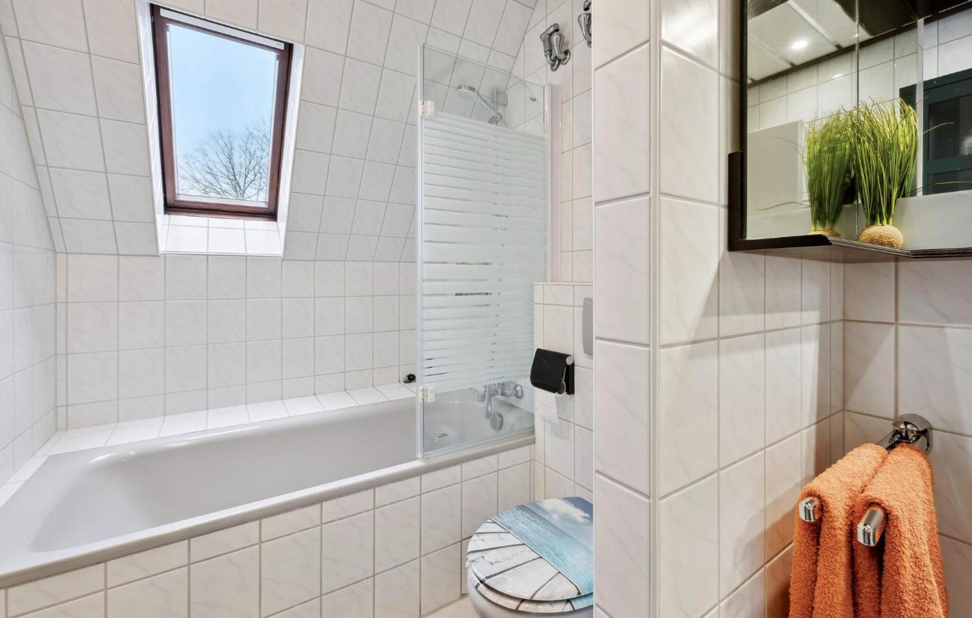 Amazing Apartment In Bremerhaven With Kitchen Bagian luar foto